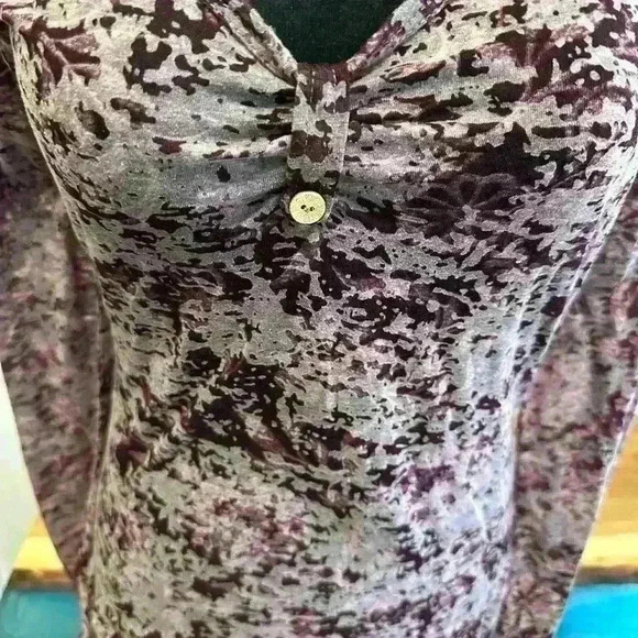 Long sleeve woman’s V neck - Picture 4 of 4